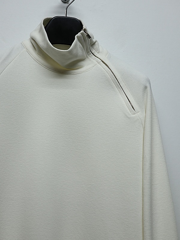 ATTACHMENT�������å�����/VI/PE SMOOTH ZIP-UP HIGHNECK L/S TEE/OFF WHITE