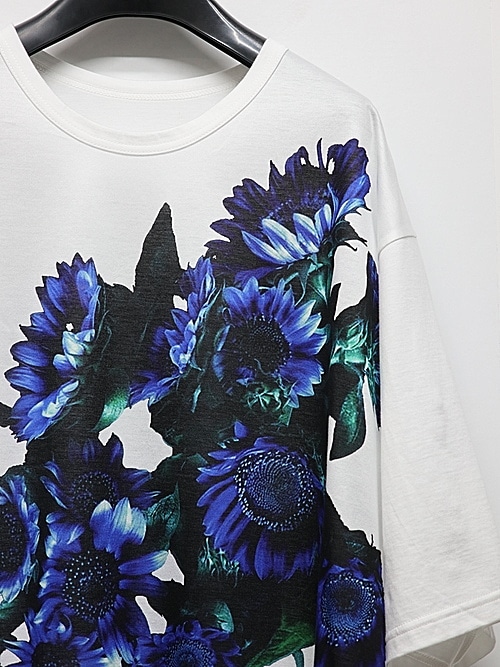 Ground Y�����饦��ɥ磻/JERSEY BLUE FLOWER+30-/COTTON JERSEY ROUND HEM JUMBO SHORT SLEEVED T/WHITE