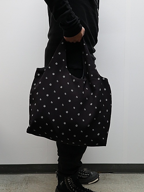 (ͽ���ʡ�7��8������ͽ��/THE ONENESS�������ͥ�/Peace Dot Shoulder Tote Bag/Black