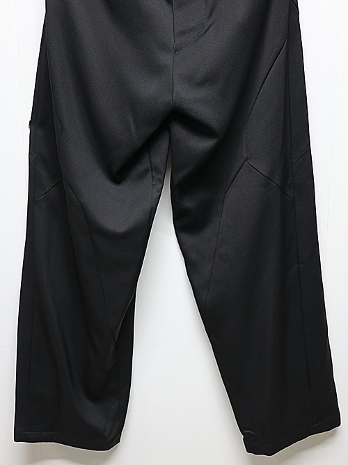JULIUSꥦ/VISCOSE/WOOL TWILL TROUSERS1/BLACK