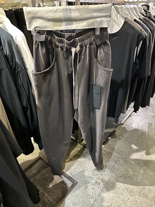 (ͽ���ʡ�8��9������ͽ��/The Viridi-anne���� ������ǥ�����/SWEAT TAPERED PANTS/GRAY
