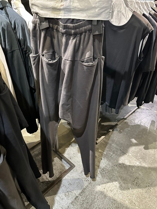 (ͽ���ʡ�8��9������ͽ��/The Viridi-anne���� ������ǥ�����/SWEAT TAPERED PANTS/GRAY