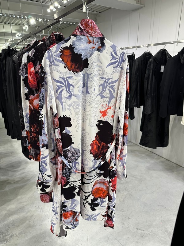 (ͽ���ʡ�10������11������ͽ��/kiryuyrik������奦����奦/Goth Flora Flare Shirt/White