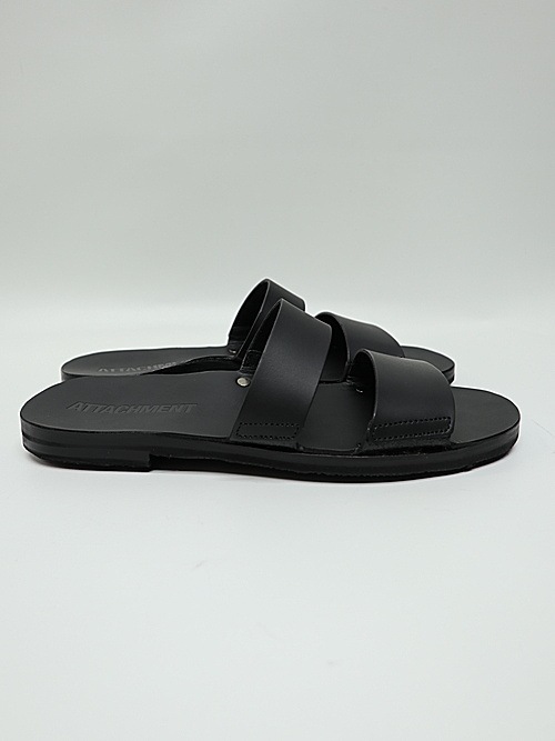 ATTACHMENT�������å�����/SMOOTH LEATHER SLIDE SANDAL/BLACK