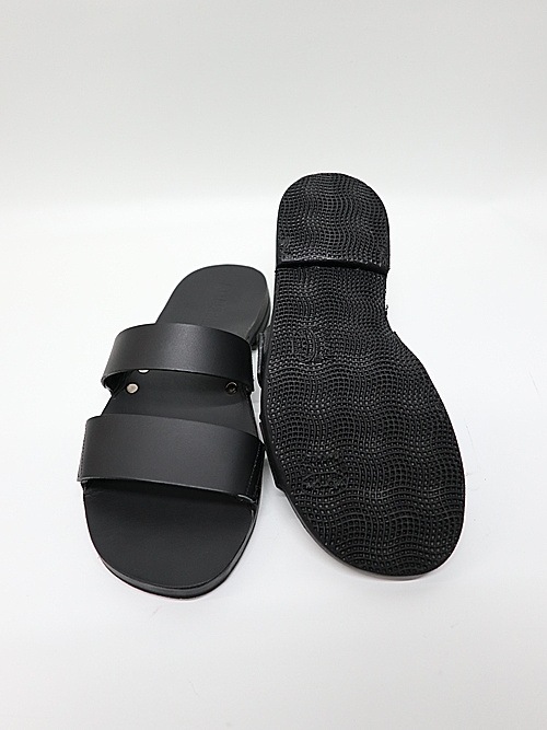 ATTACHMENT�������å�����/SMOOTH LEATHER SLIDE SANDAL/BLACK