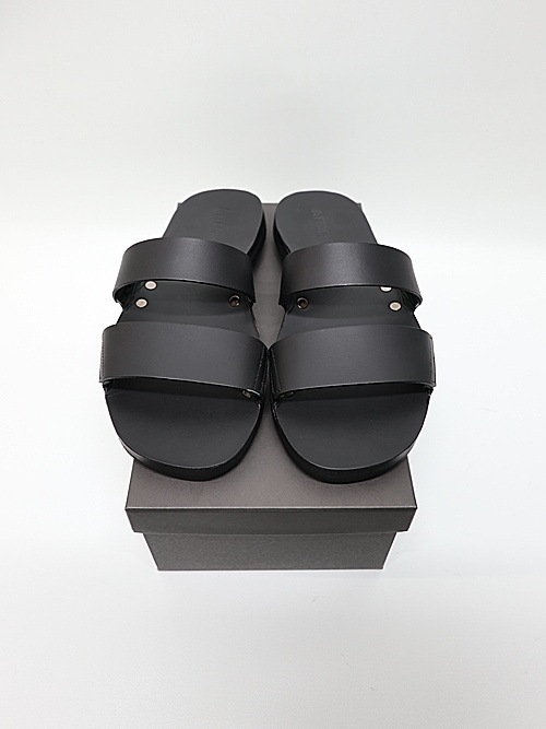ATTACHMENT�������å�����/SMOOTH LEATHER SLIDE SANDAL/BLACK