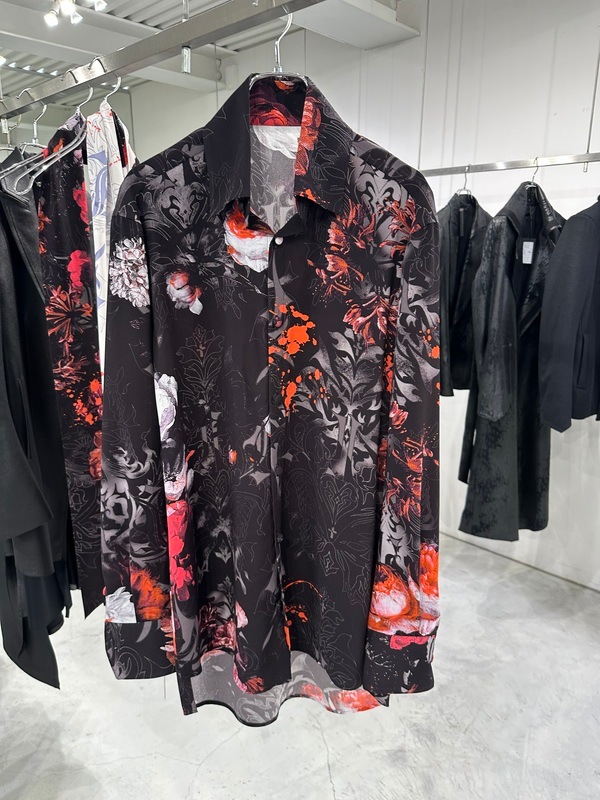 (ͽ���ʡ�10������11������ͽ��/kiryuyrik������奦����奦/Goth Flora Shirt/Black