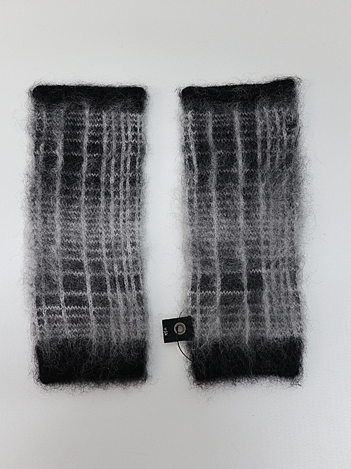 wjk֥른/mohair shaggy knit hand warmer/black check