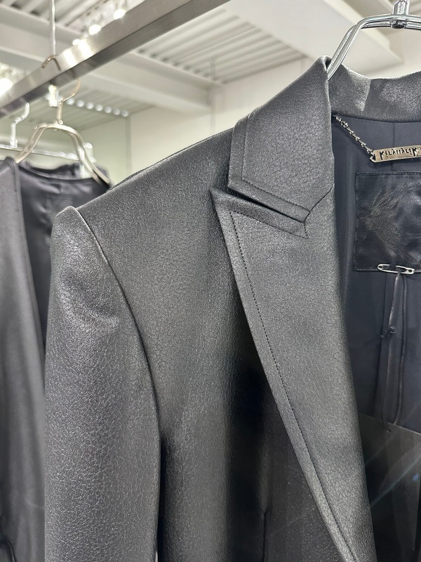 (ͽ���ʡ�10������11������ͽ��/kiryuyrik������奦����奦/Emboss Silley Jersey Layerd Jacket/Black