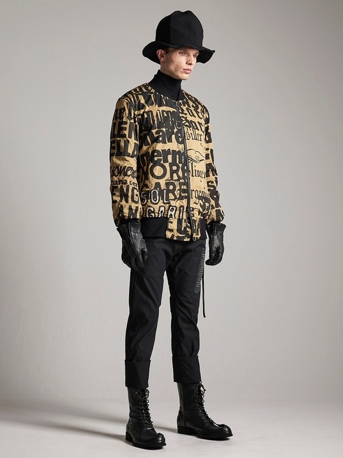 �㴰���nude:masahiko maruyama ���̡���:�ޥ��ҥ��ޥ���/LOGO COLLAGE PRINT OVERSIZED BOMBER JACKET/Beige-Black