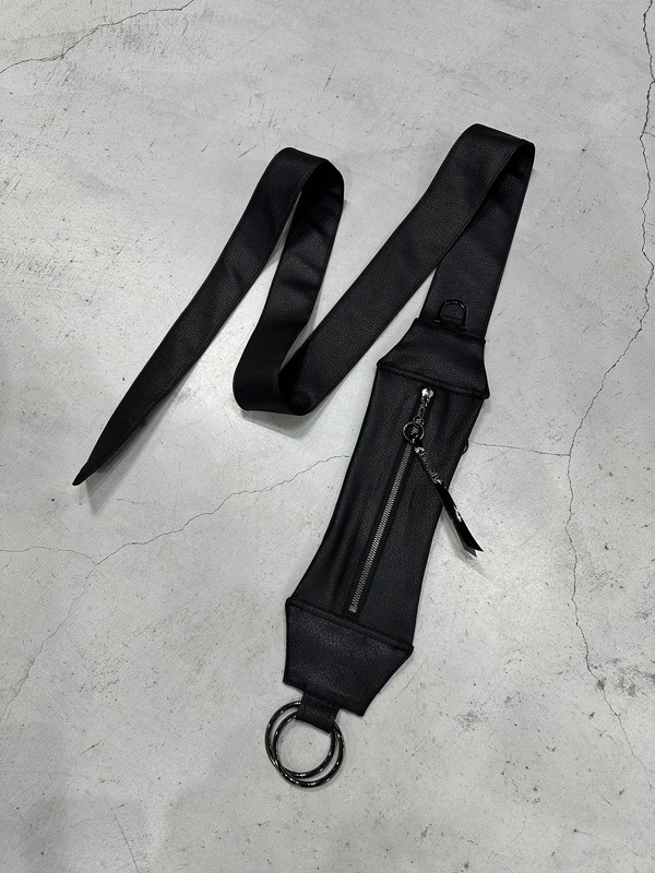 (ͽ���ʡ�10������11������ͽ��/kiryuyrik������奦����奦/Emboss Silley Jersey Body Bag/Black