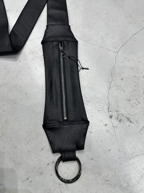 (ͽ���ʡ�10������11������ͽ��/kiryuyrik������奦����奦/Emboss Silley Jersey Body Bag/Black