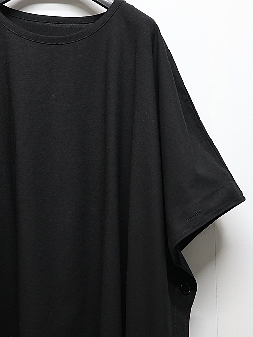 Ground Y�����饦��ɥ磻/30 HARD TWIST STRETCH JERSEY SIDE BUTTON BIG SHORT SLEEVED T/BLACK