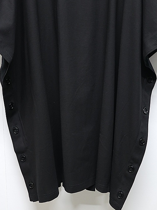 Ground Y�����饦��ɥ磻/30 HARD TWIST STRETCH JERSEY SIDE BUTTON BIG SHORT SLEEVED T/BLACK