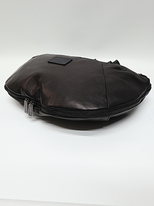 Yohji Yamamoto���襦����ޥ��/������å��ۡ����쥶�����ϡ��եࡼ�󥷥������Хå�/BLACK