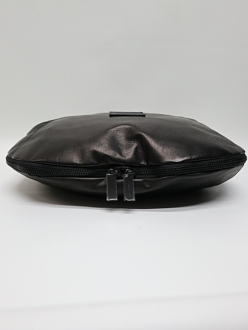 Yohji Yamamoto���襦����ޥ��/������å��ۡ����쥶�����ϡ��եࡼ�󥷥������Хå�/BLACK