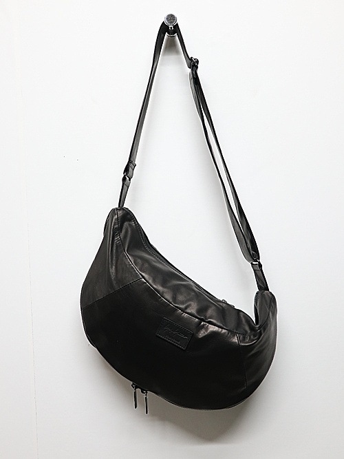 Yohji Yamamoto���襦����ޥ��/������å��ۡ����쥶�����ϡ��եࡼ�󥷥������Хå�/BLACK