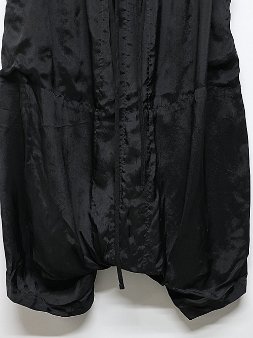 JULIUSꥦ/CUPRO TAFFETA TROUSERS2/BLACK