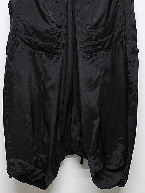 JULIUSꥦ/CUPRO TAFFETA TROUSERS2/BLACK