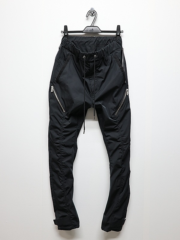 wjk�����֥른��������/puckering banana teck pants/black