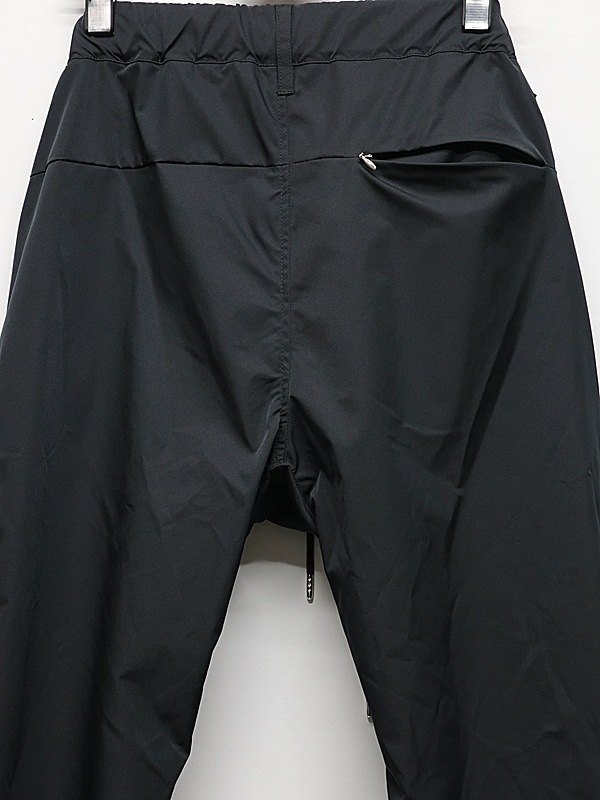 wjk�����֥른��������/puckering banana teck pants/black