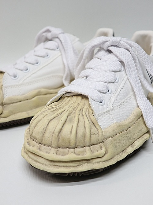 Maison MIHARA YASUHIRO/rs - BLAKEY -vintage color dyed original sole canvas Low-Top sneakers/ WHITE.