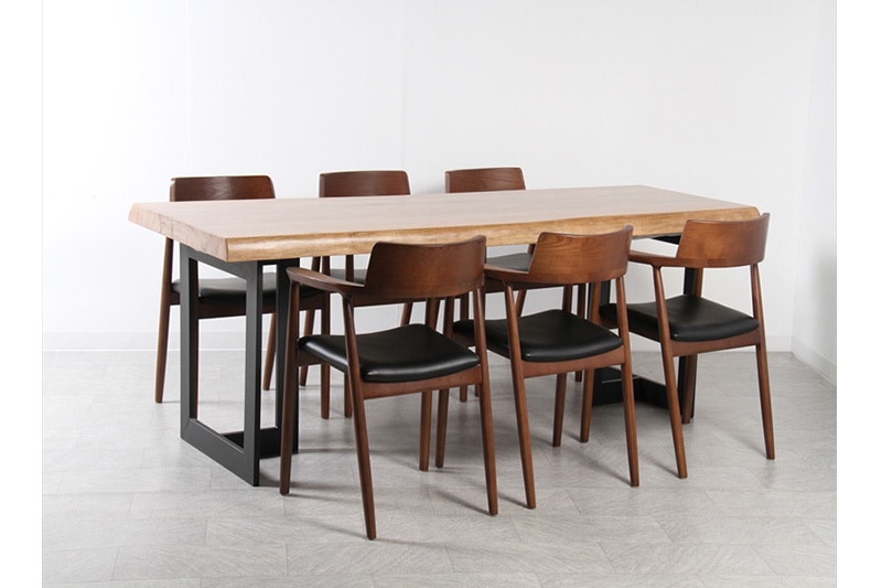 ニューギニアウォルナット　ダイニングテーブル　一枚板　ウレタン仕上げ