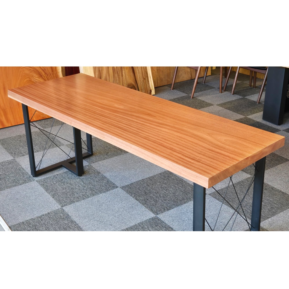 サペリ ダイニングテーブル 一枚板 ウレタン塗装(艶なし)