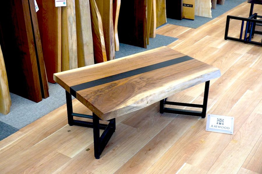 新品大垣WOODローテーブル　ブラックウォールナット　折りたたみ脚　一枚板 ブラックウォルナット レジン ローテーブル 一枚板テーブル 一枚板