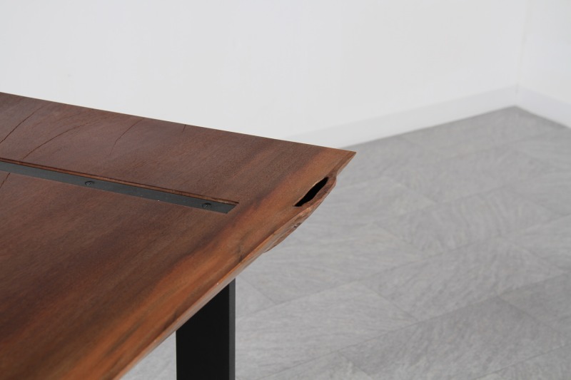 ゴールドニア 1枚板 オイル仕上げ 4人掛け