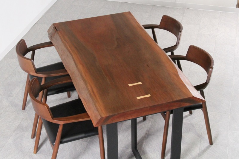 ゴールドニア 1枚板 オイル仕上げ 4人掛け