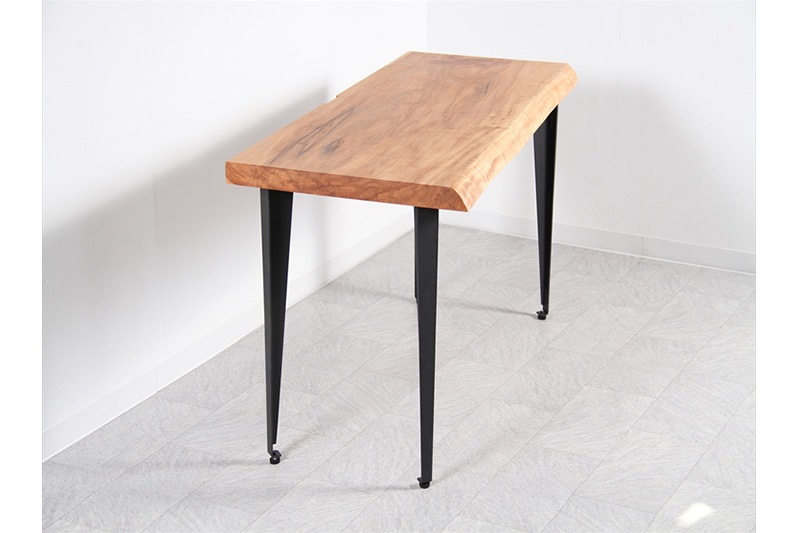 一枚板 栃 PCテーブル(アイアン脚付き)　　オイル仕上げ