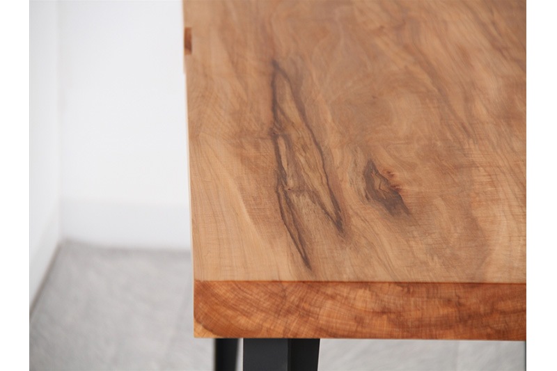 一枚板 栃 PCテーブル(アイアン脚付き)　　オイル仕上げ