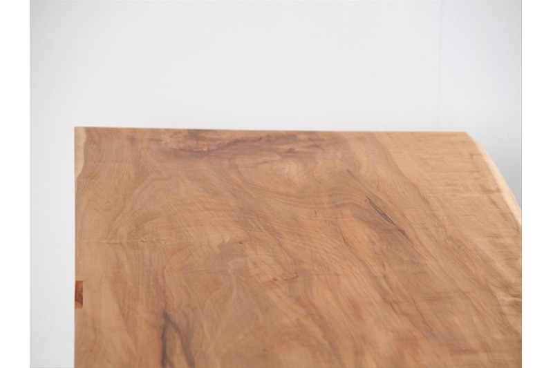 一枚板 栃 PCテーブル(アイアン脚付き)　　オイル仕上げ