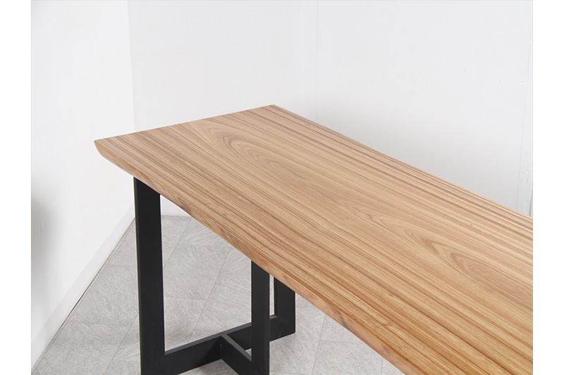 ベリ　一枚板テーブル　一枚板　ウレタン仕上げ