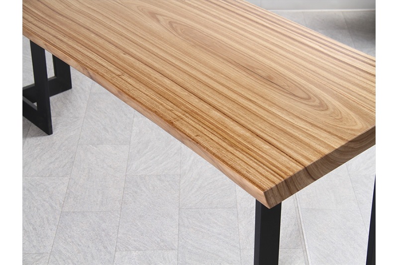 ベリ　一枚板テーブル　一枚板　ウレタン仕上げ