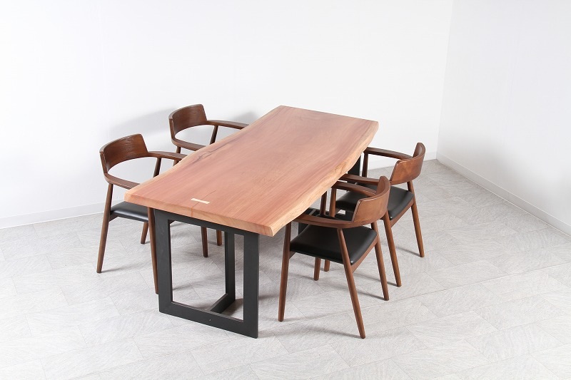 シンガポールマホガニー 1枚板 ウレタン仕上げ 4人掛け | 一枚板