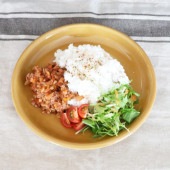 磁器 23cm プレート 【アメ色】|食器（陶磁器）|暮らしを彩る大人の食器具