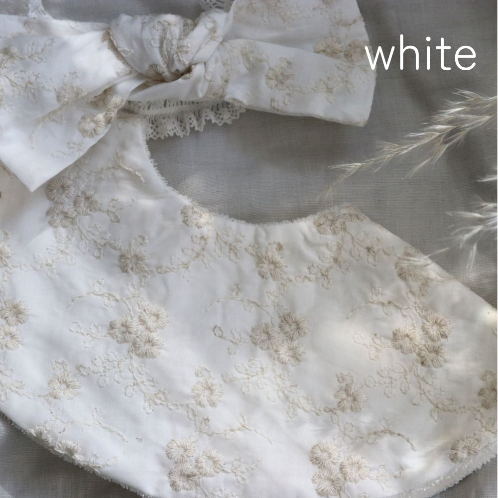 《在庫処分 半額》【日本製】コットン100% エンブロイダリースタイ＆ヘアバンドセット 《Lien de famille》リヤンドファミーユ ギフトBOX付 キララ