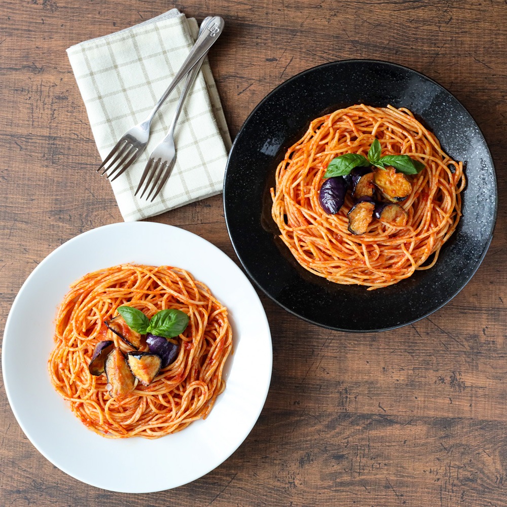 【YAMATSU STANDARD】25cm   深皿 パスタ カレー サラダ 丸皿 プレート 皿 白 黒  ホワイト ブラック  おしゃれ 収納 カフェ食器 シンプル 美濃焼 磁器 ポーセラーツ BPAフリー ギフト 業務用 軽い 日本製