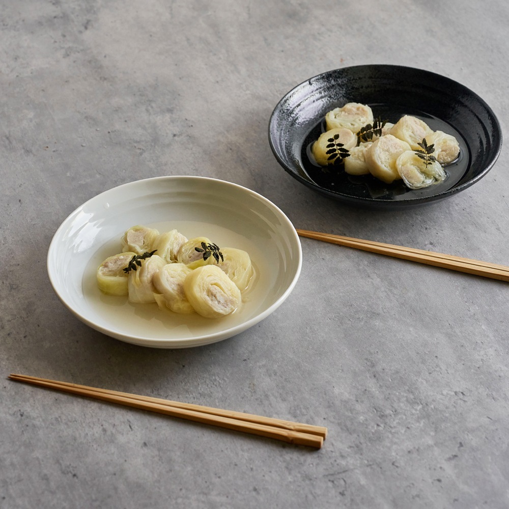 【YAMATSU STANDARD】19cm 中皿 取り皿 煮魚 サラダ 丸皿 プレート 皿 白 黒 ホワイト ブラック おしゃれ 収納 カフェ食器 シンプル 美濃焼 磁器 ポーセラーツ BPAフリー ギフト 業務用 軽い 日本製