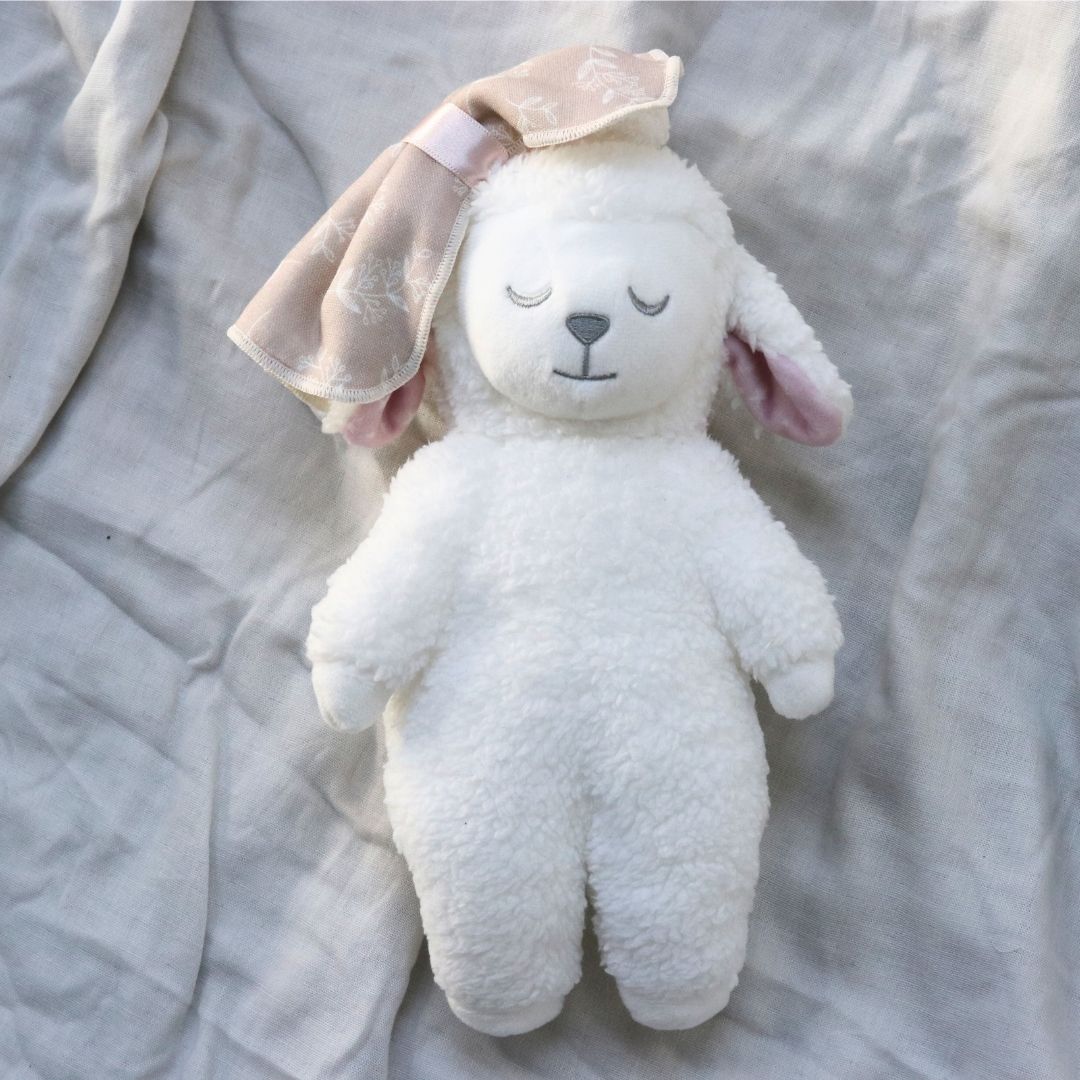 《在庫処分 半額》【小物入れにもなる♪おしゃれなオーガンジー袋付き】 Sleep Sheep ぬいぐるみ 羊 食品衛生法検査済み 抗菌加工ミニハンカチ付き オーガニックコットン使用 Lien de famille キララ
