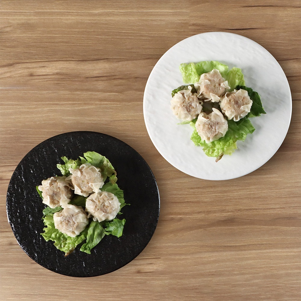 【YAMATSU STANDARD】22cm 中皿 朝食 丸皿 プレート 皿 白 黒 ホワイト ブラック おしゃれ 収納 カフェ食器 シンプル 美濃焼 磁器 ポーセラーツ BPAフリー ギフト 業務用 軽い 日本製