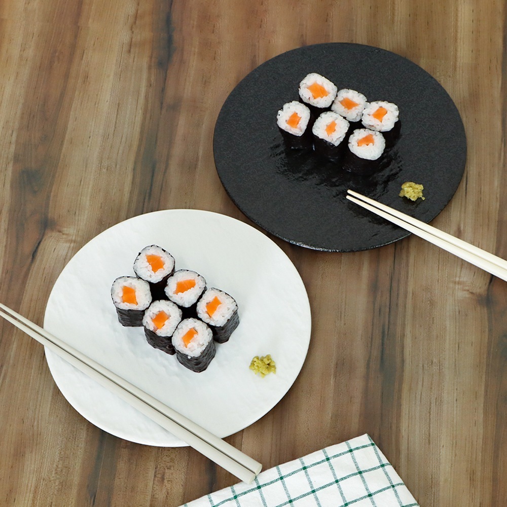 【YAMATSU STANDARD】12cm 小皿 副菜 取り皿 おつまみ おやつ 丸皿 プレート 皿 白 黒 ホワイト ブラック おしゃれ 収納 カフェ食器 シンプル 美濃焼 磁器 ポーセラーツ BPAフリー ギフト 業務用 軽い 日本製