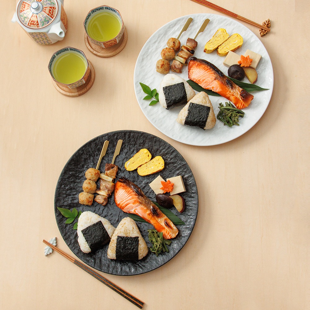 【YAMATSU STANDARD】28cm 大皿 メイン皿 ディナー皿 丸皿 プレート 皿 白 黒 ホワイト ブラック おしゃれ 収納 カフェ食器 シンプル 美濃焼 磁器 ポーセラーツ BPAフリー ギフト 業務用 軽い 日本製