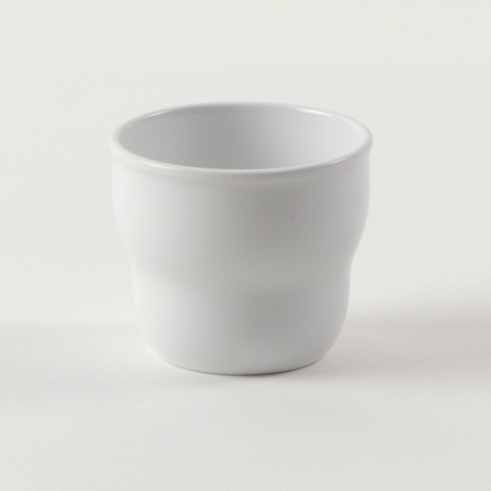 ★数量限定 お得なアウトレット品★ 強化磁器【 こども用コップ 170cc】くぼみがあるから持ちやすい。はじめて食器を使うお子さまに！