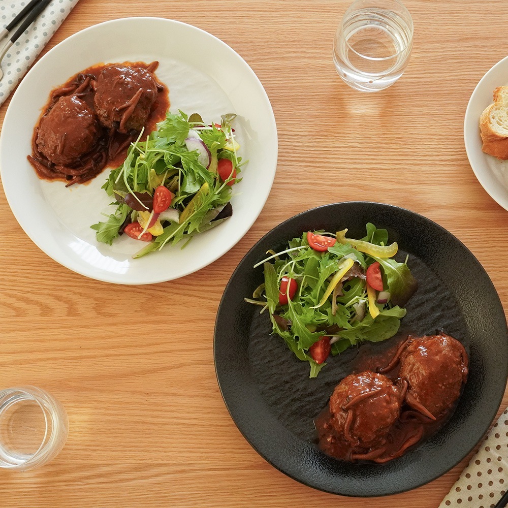 【YAMATSU STANDARD】28cm 大皿 メイン皿 ディナー皿 丸皿 プレート 皿 白 黒 ホワイト ブラック おしゃれ 収納 カフェ食器 シンプル 美濃焼 磁器 ポーセラーツ BPAフリー ギフト 業務用 軽い 日本製