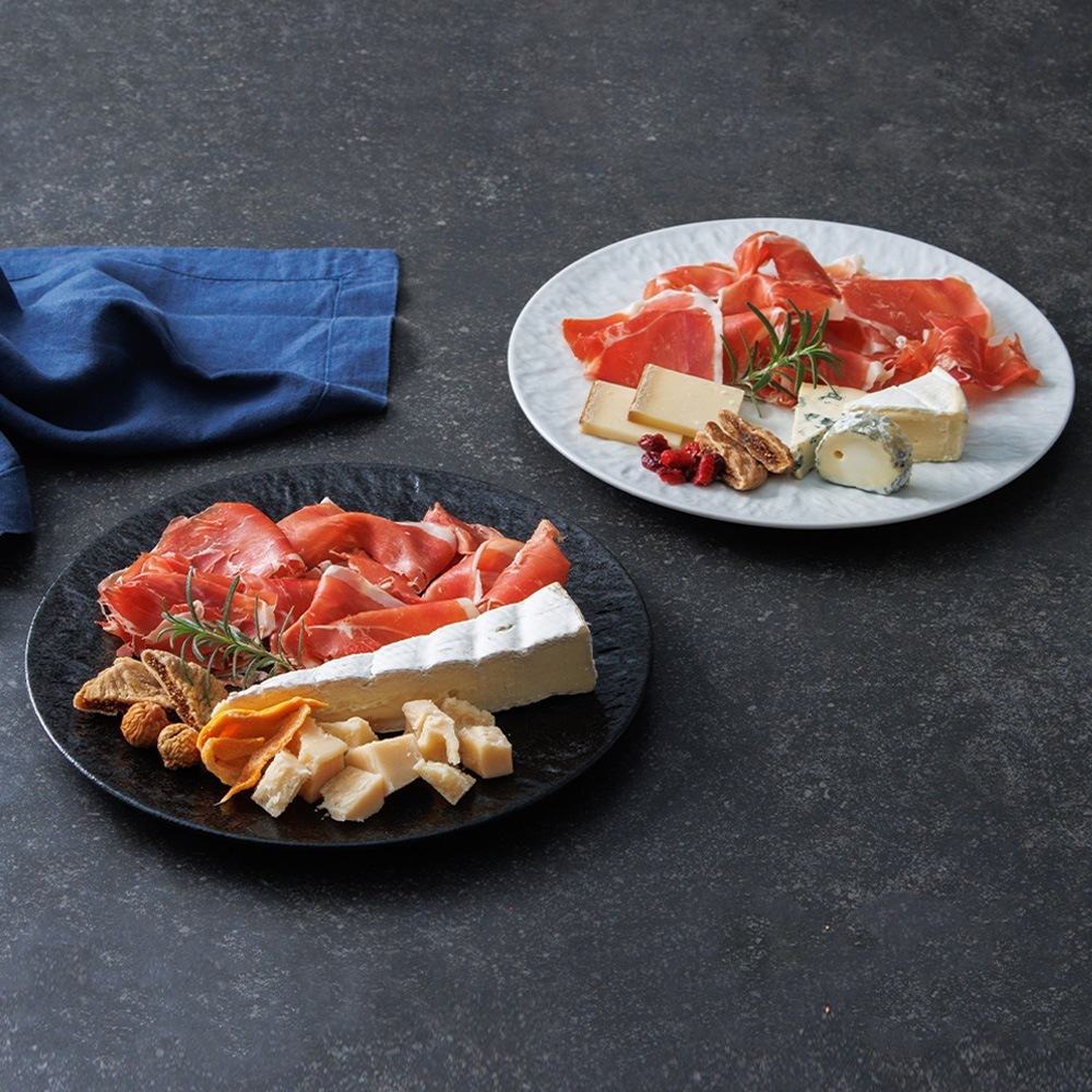 【YAMATSU STANDARD】27cm 大皿 メイン皿 ディナー皿 丸皿 プレート 皿 白 黒 ホワイト ブラック おしゃれ 収納 カフェ食器 シンプル 美濃焼 磁器 ポーセラーツ BPAフリー ギフト 業務用 軽い 日本製