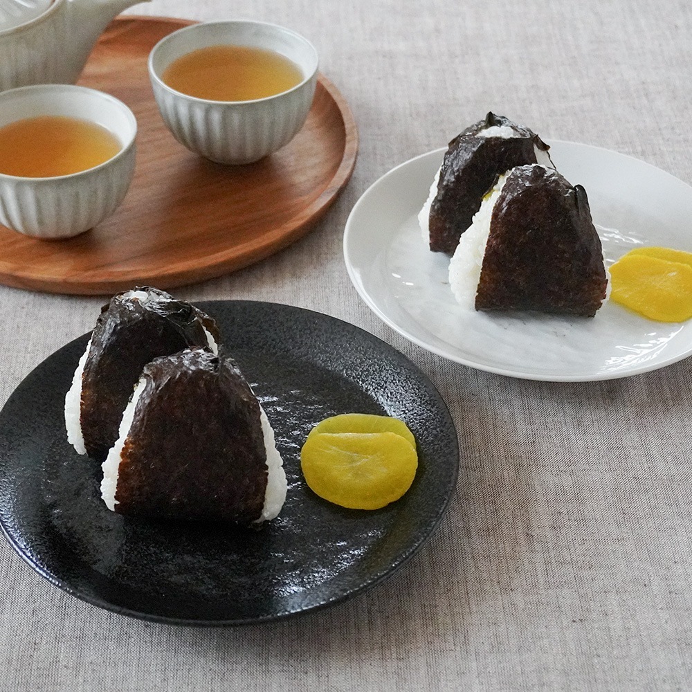 【YAMATSU STANDARD】19cm 中皿 平皿 取り皿 ミート皿 シンプル 丸皿 プレート 皿 白 黒 ホワイト ブラック おしゃれ 収納 カフェ食器 シンプル 美濃焼 磁器 ポーセラーツ BPAフリー ギフト 業務用 軽い 日本製