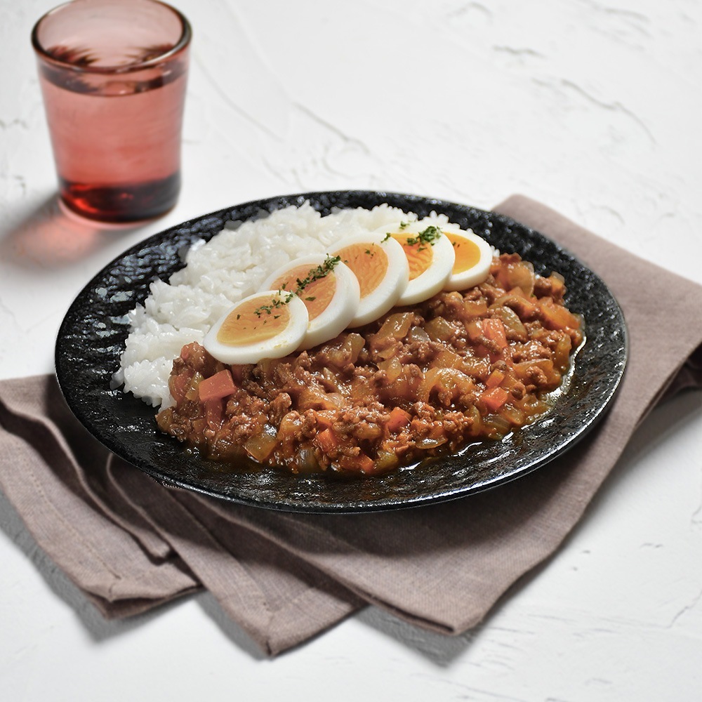 【YAMATSU STANDARD】22cm 中皿 ミート皿 ワンプレート カレー パスタ シンプル 丸皿 プレート 皿 白 黒 ホワイト ブラック おしゃれ 収納 カフェ食器 シンプル 美濃焼 磁器 ポーセラーツ BPAフリー ギフト 業務用 軽い 日本製